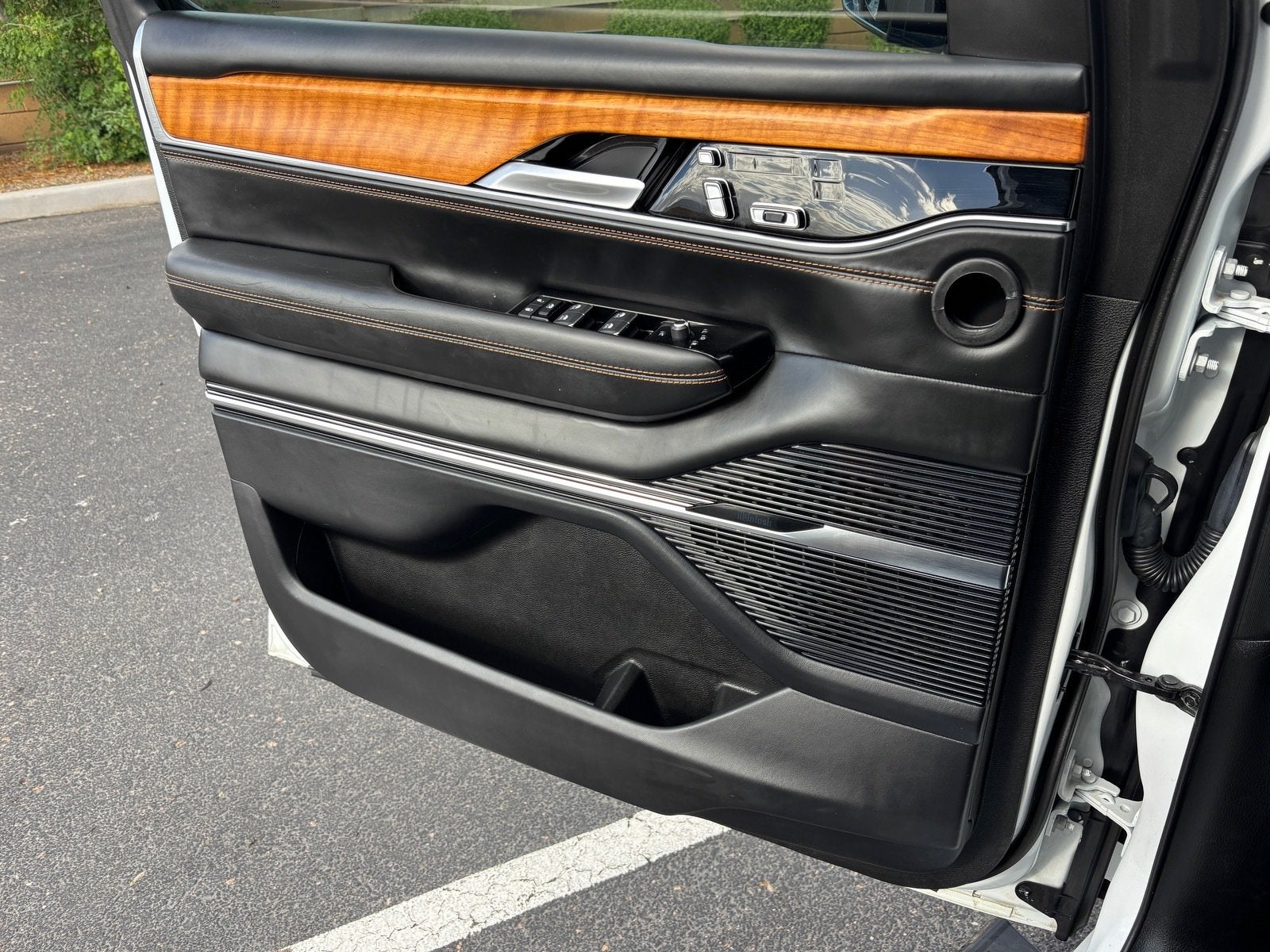 2024 Jeep Grand Wagoneer L Series III