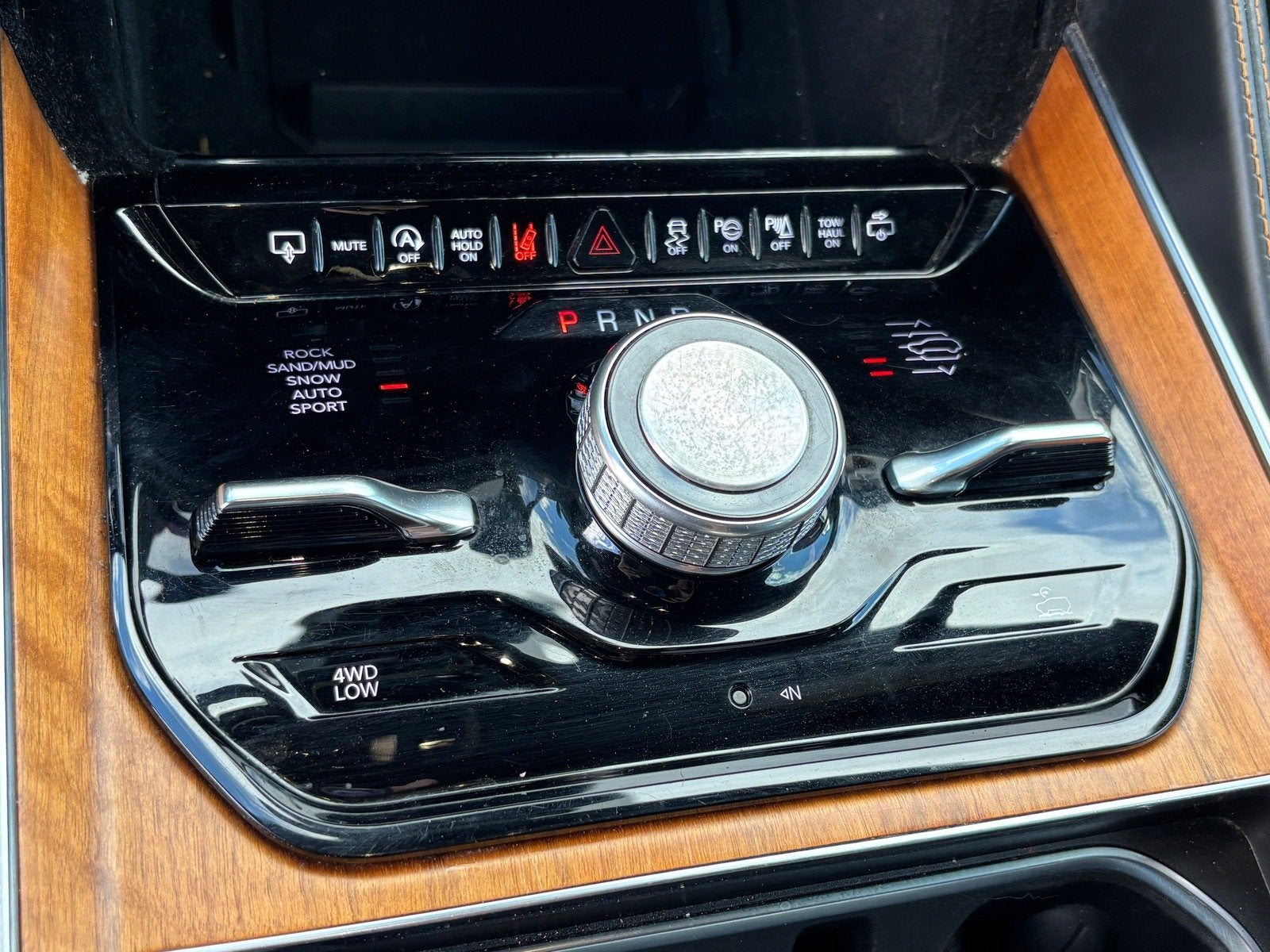2024 Jeep Grand Wagoneer L Series III