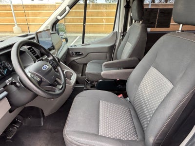 2022 Ford Transit Passenger Wagon XLT