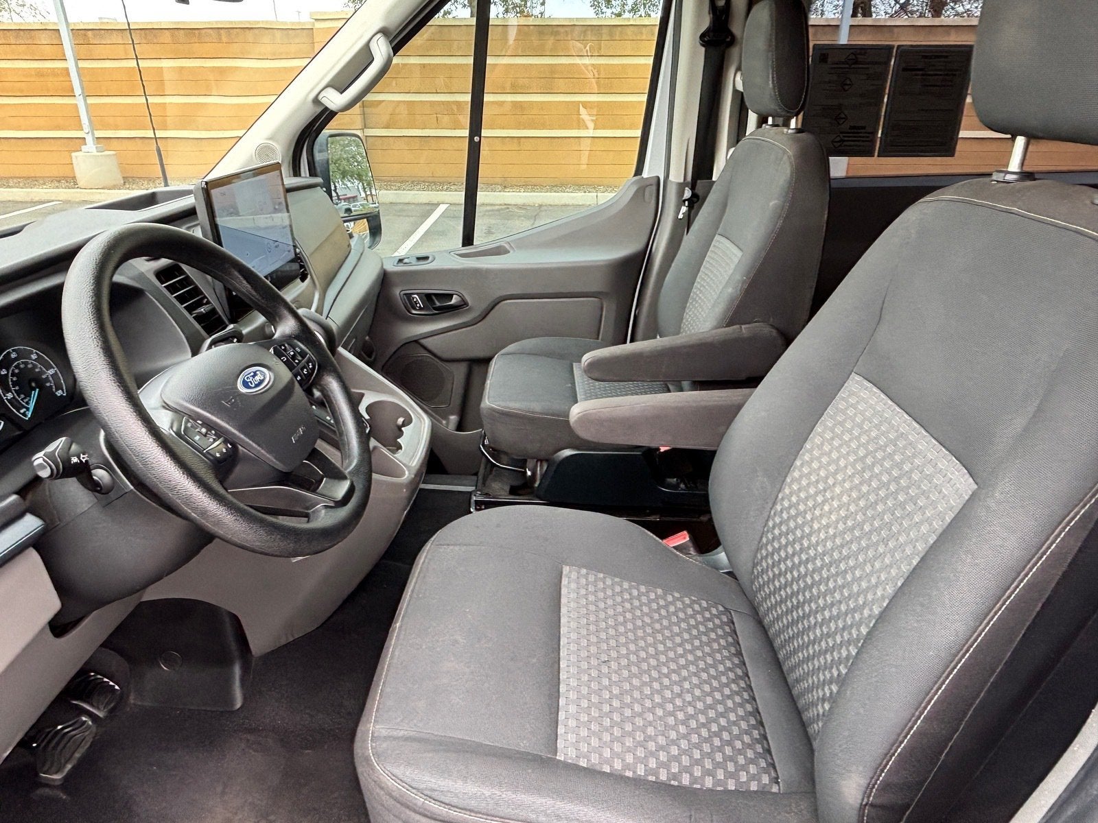 2022 Ford Transit Passenger Wagon XLT