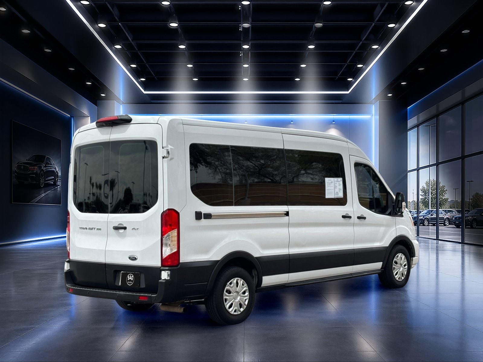 2022 Ford Transit Passenger Wagon XLT
