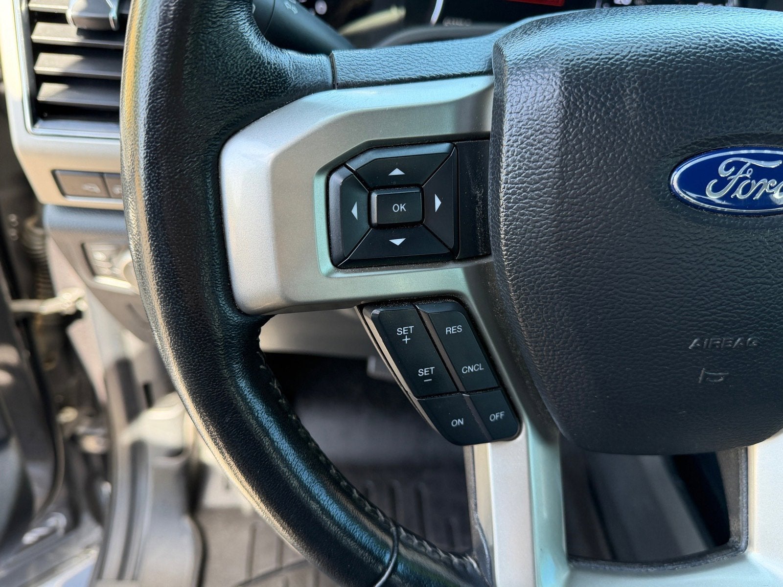 2022 Ford Super Duty F-250 SRW LARIAT