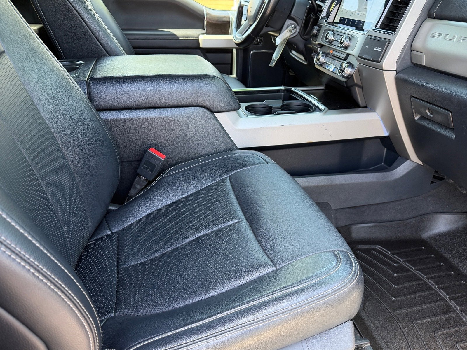 2022 Ford Super Duty F-250 SRW LARIAT