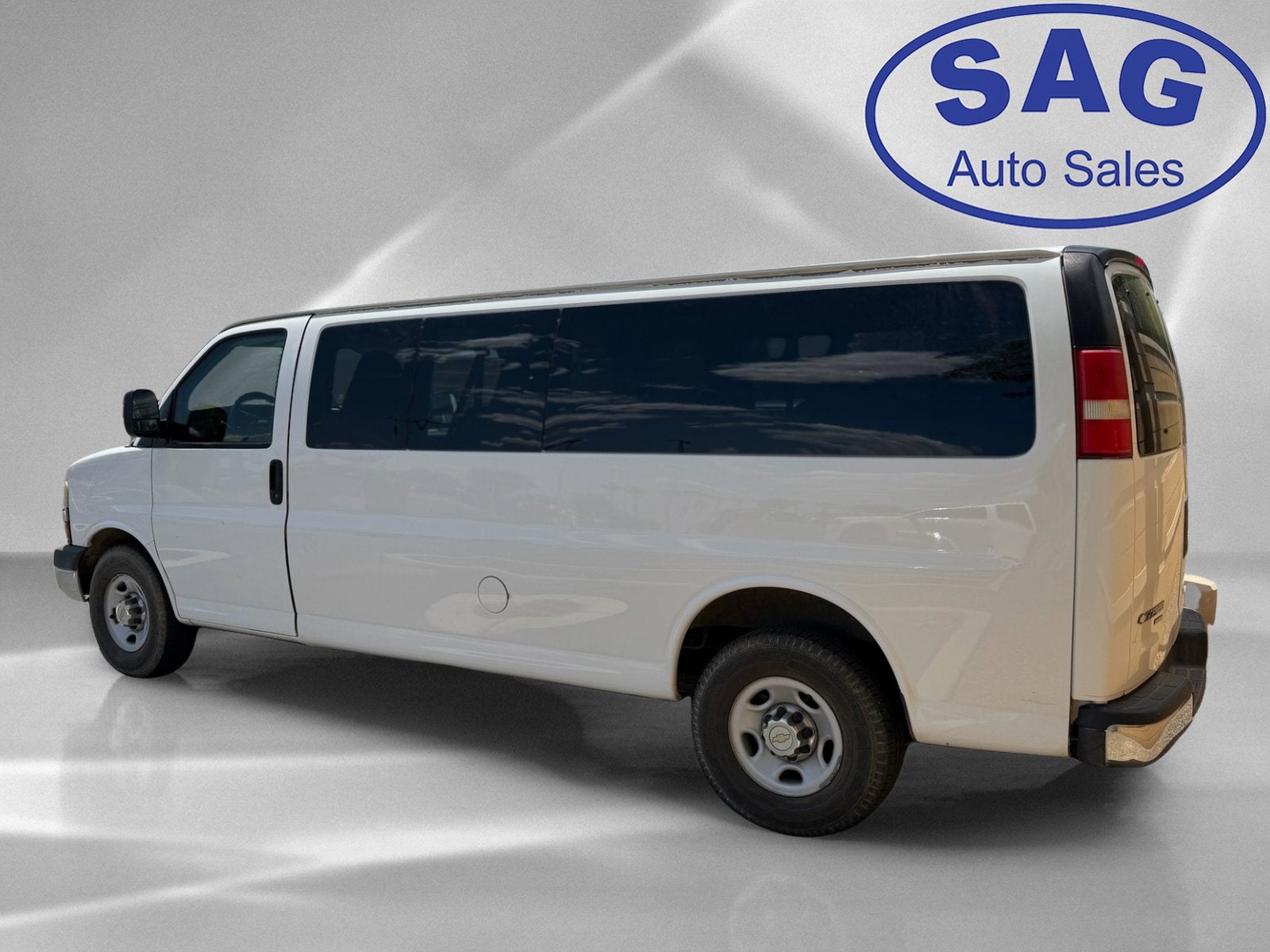 2015 Chevrolet Express Passenger LT