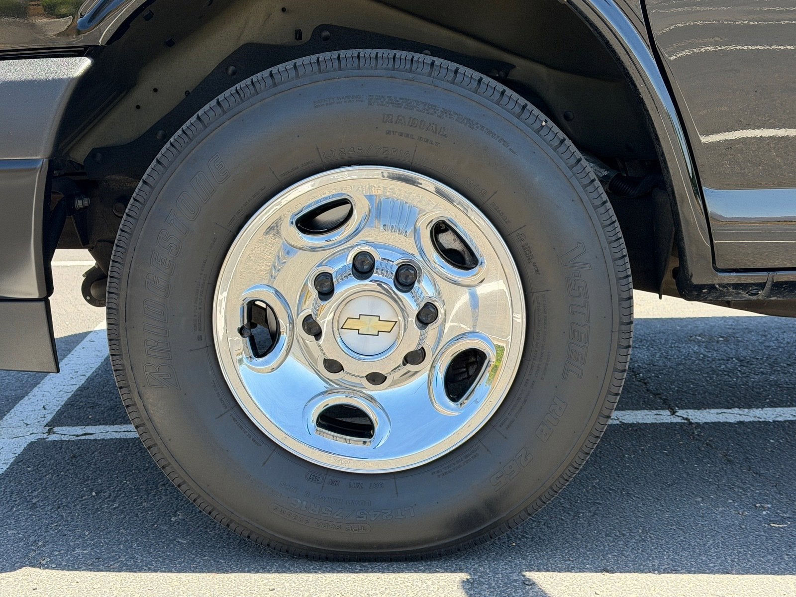 2023 Chevrolet Express Passenger LS