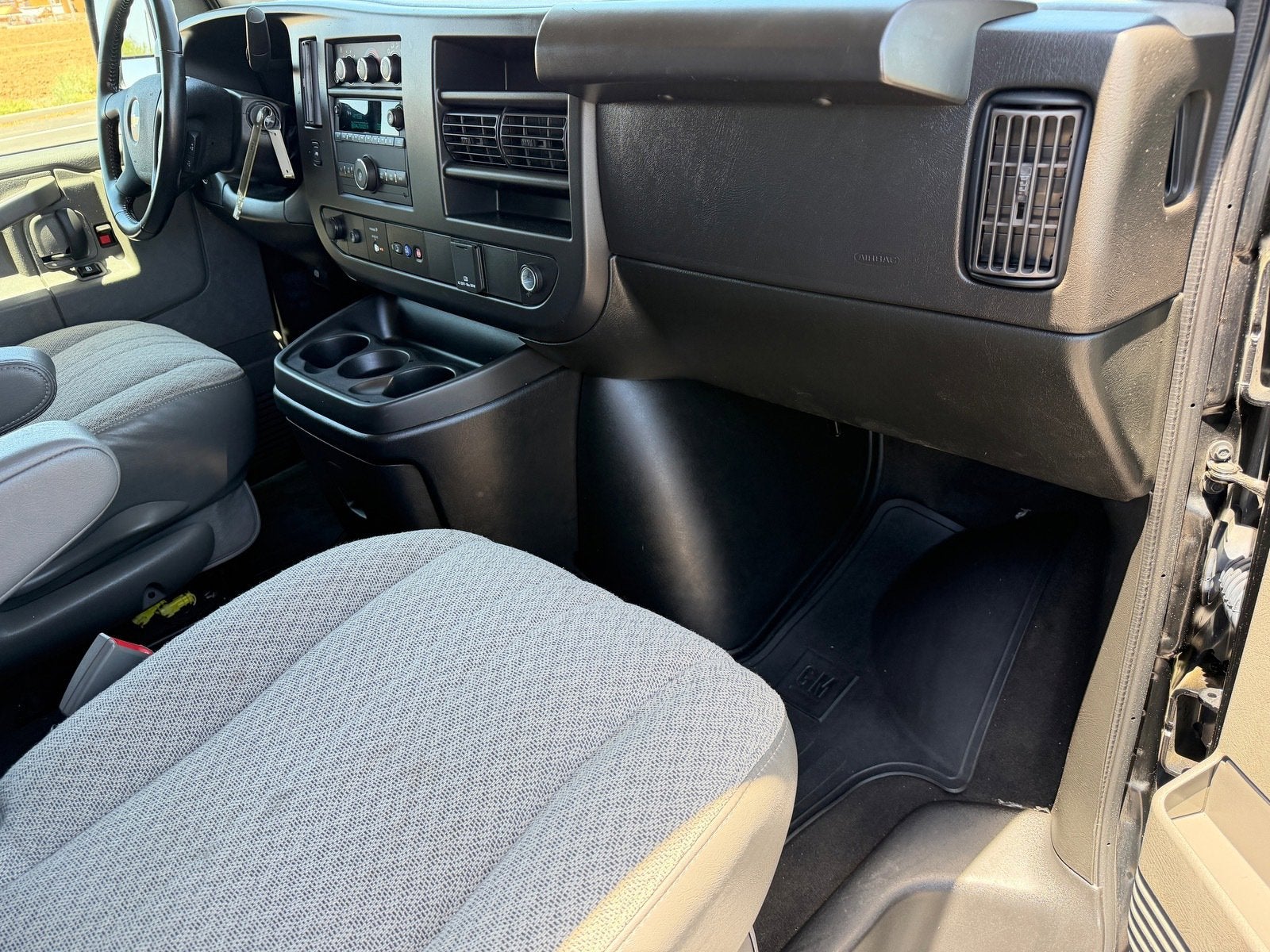 2023 Chevrolet Express Passenger LS