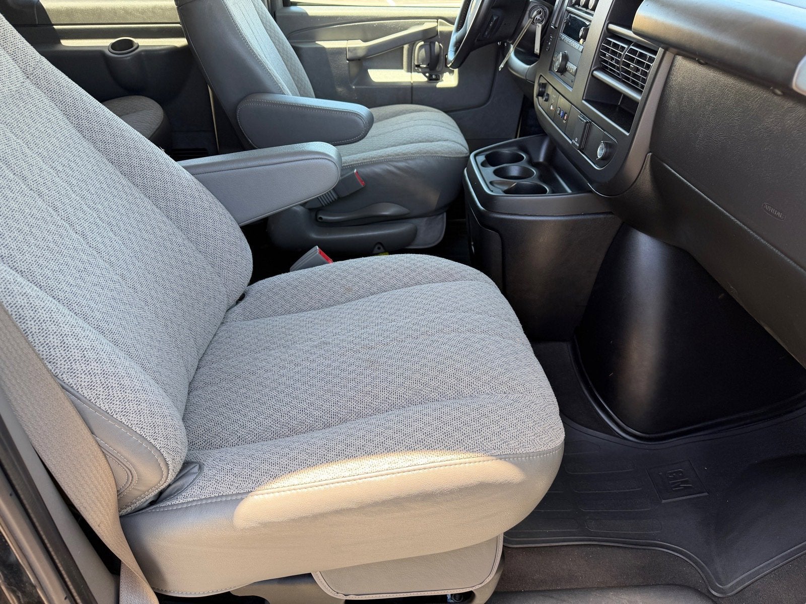 2023 Chevrolet Express Passenger LS