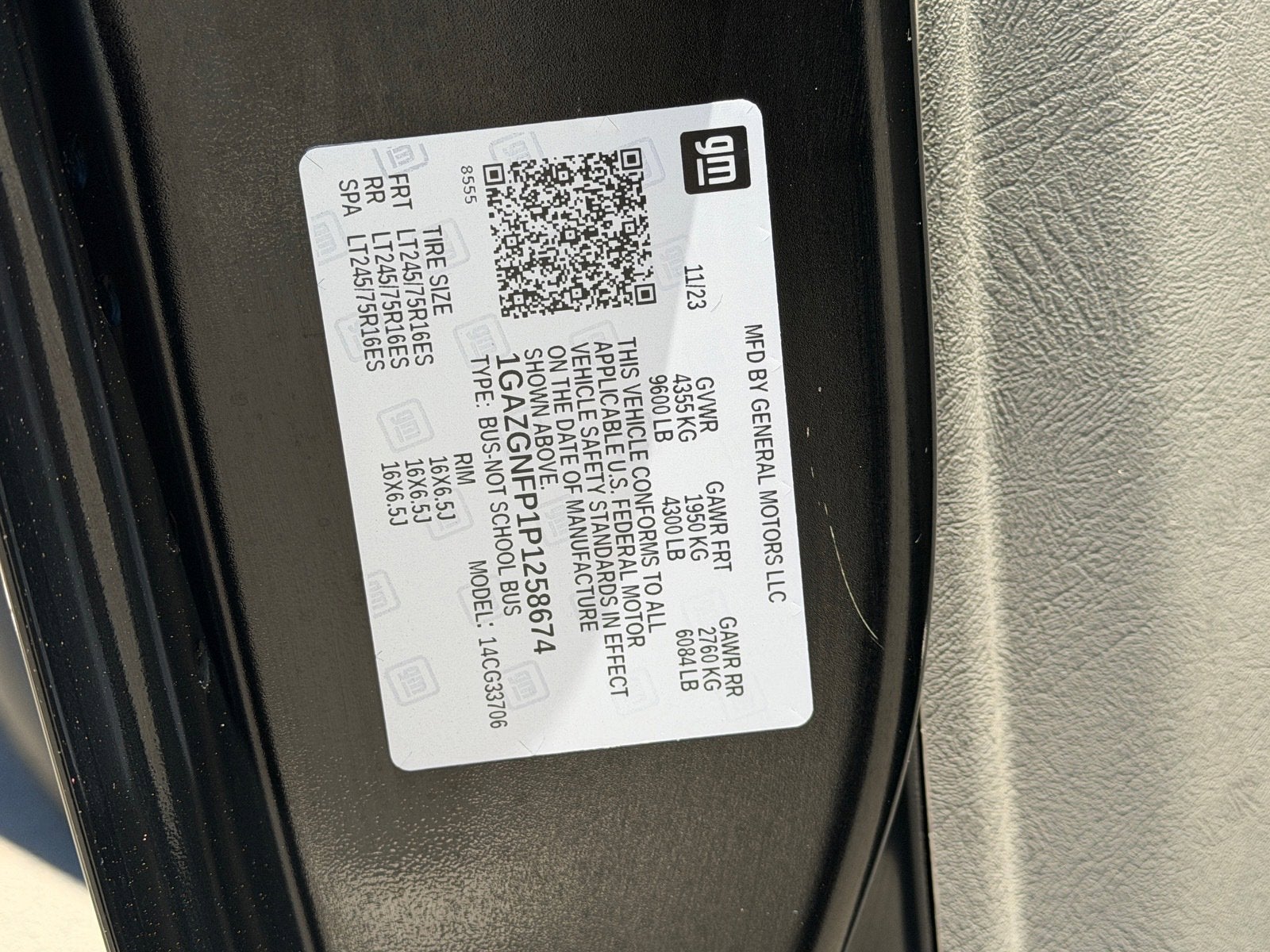 2023 Chevrolet Express Passenger LS
