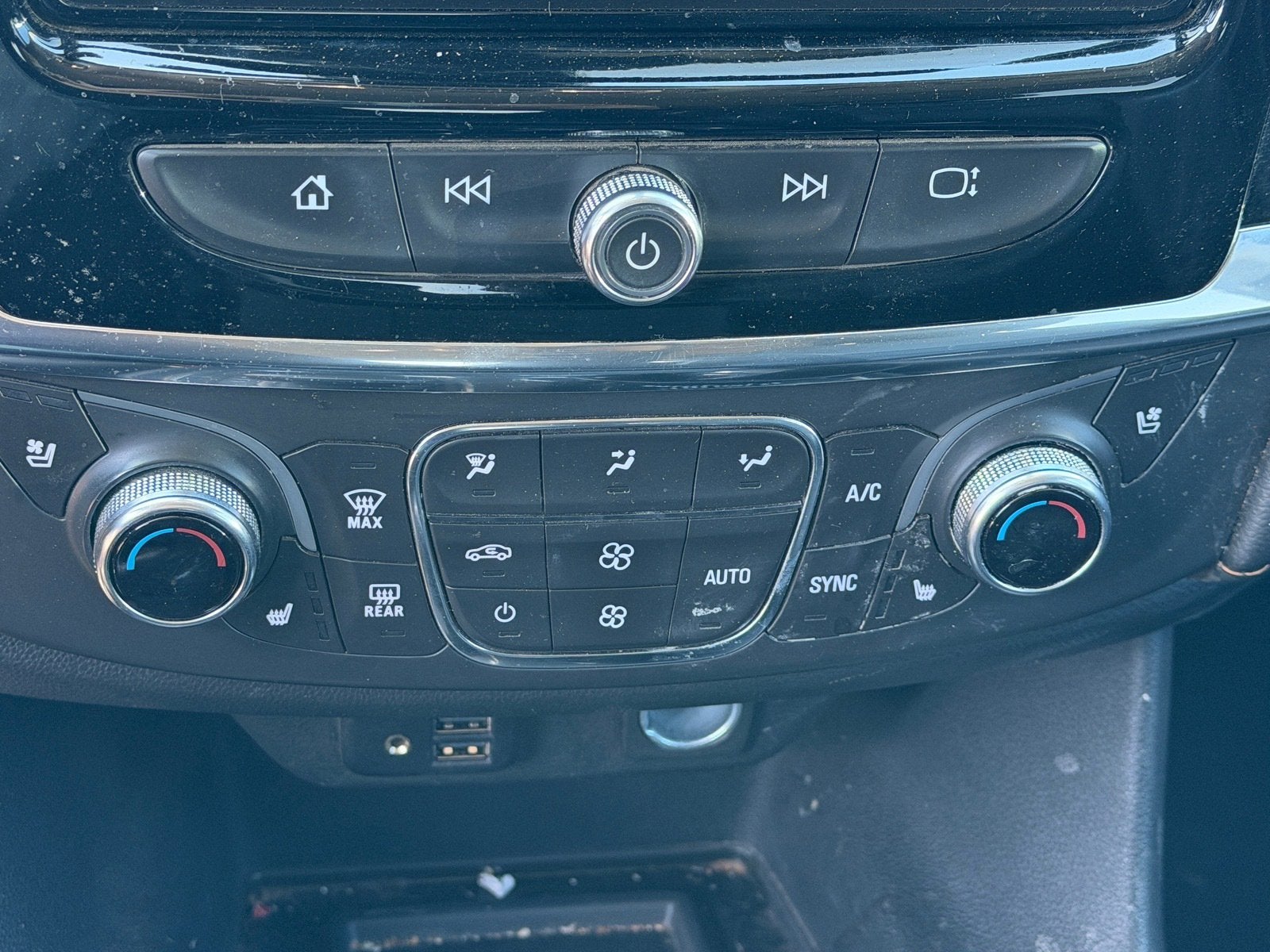 2021 Chevrolet Traverse Premier