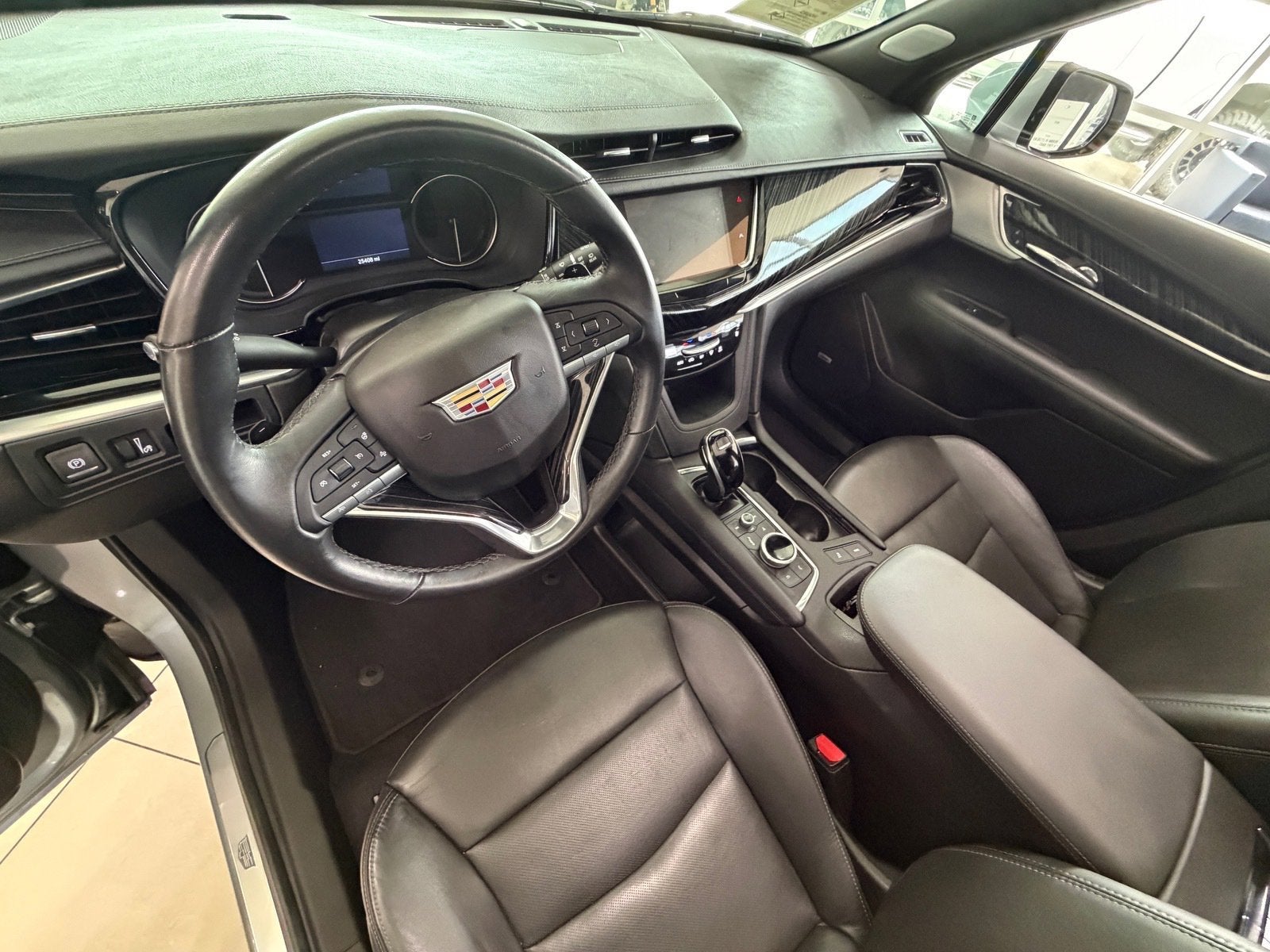 2025 Cadillac XT6 FWD Premium Luxury
