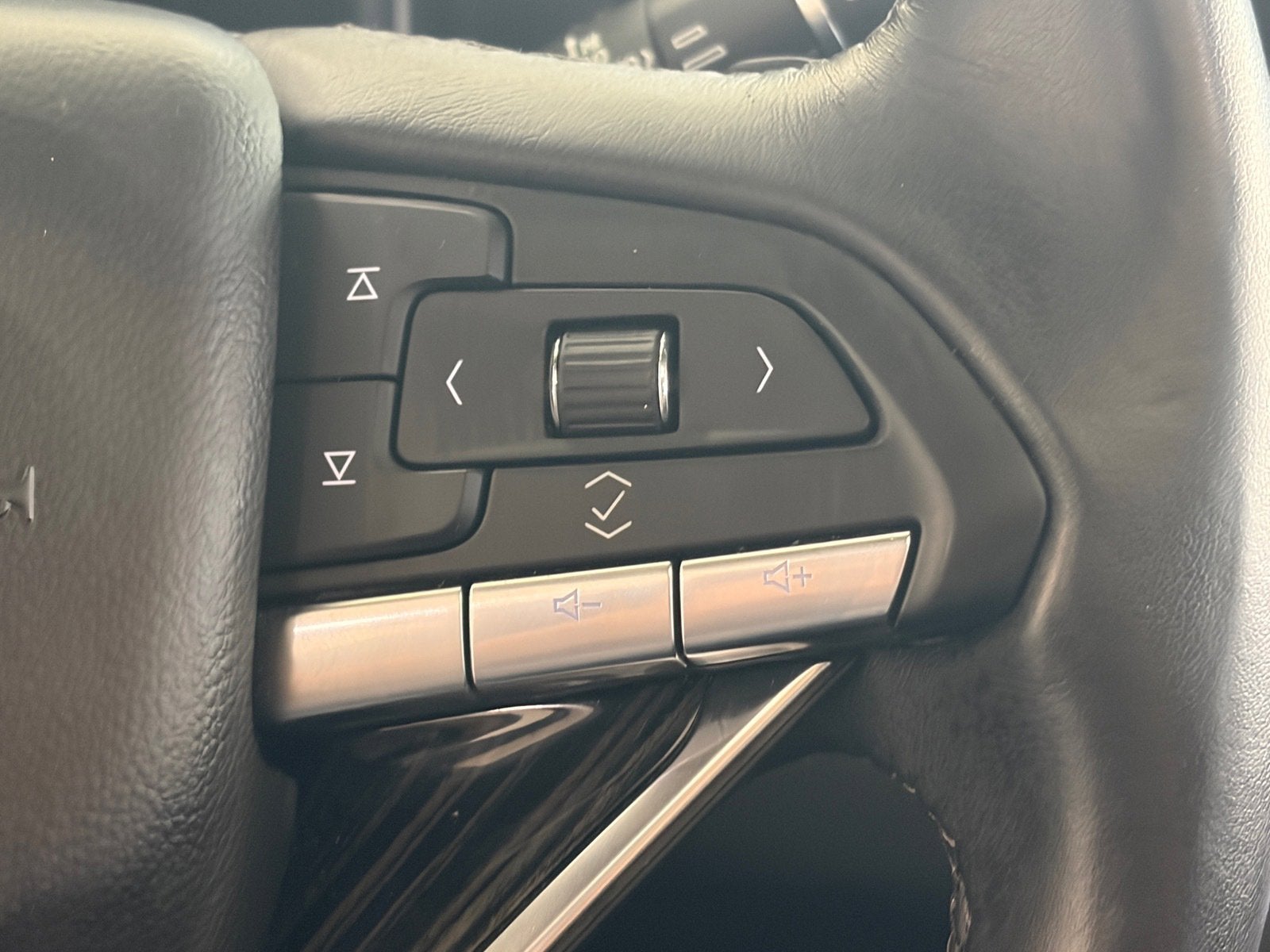 2025 Cadillac XT6 FWD Premium Luxury
