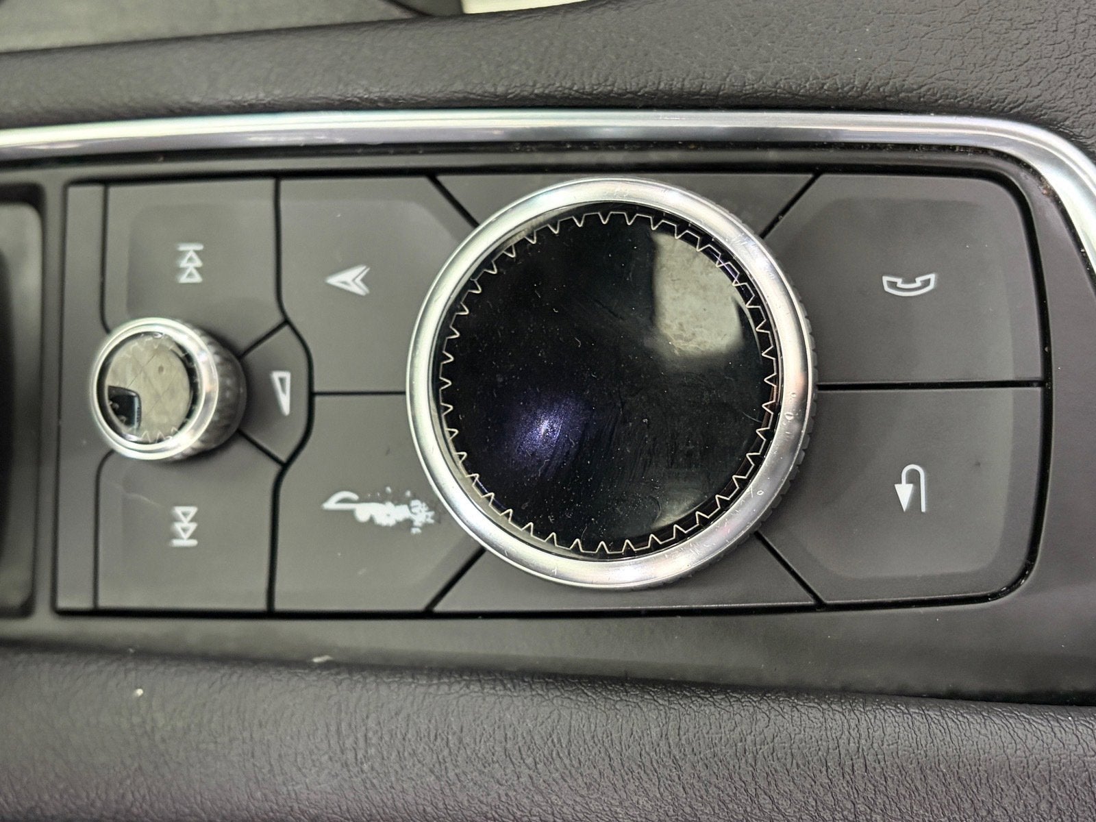 2025 Cadillac XT6 FWD Premium Luxury