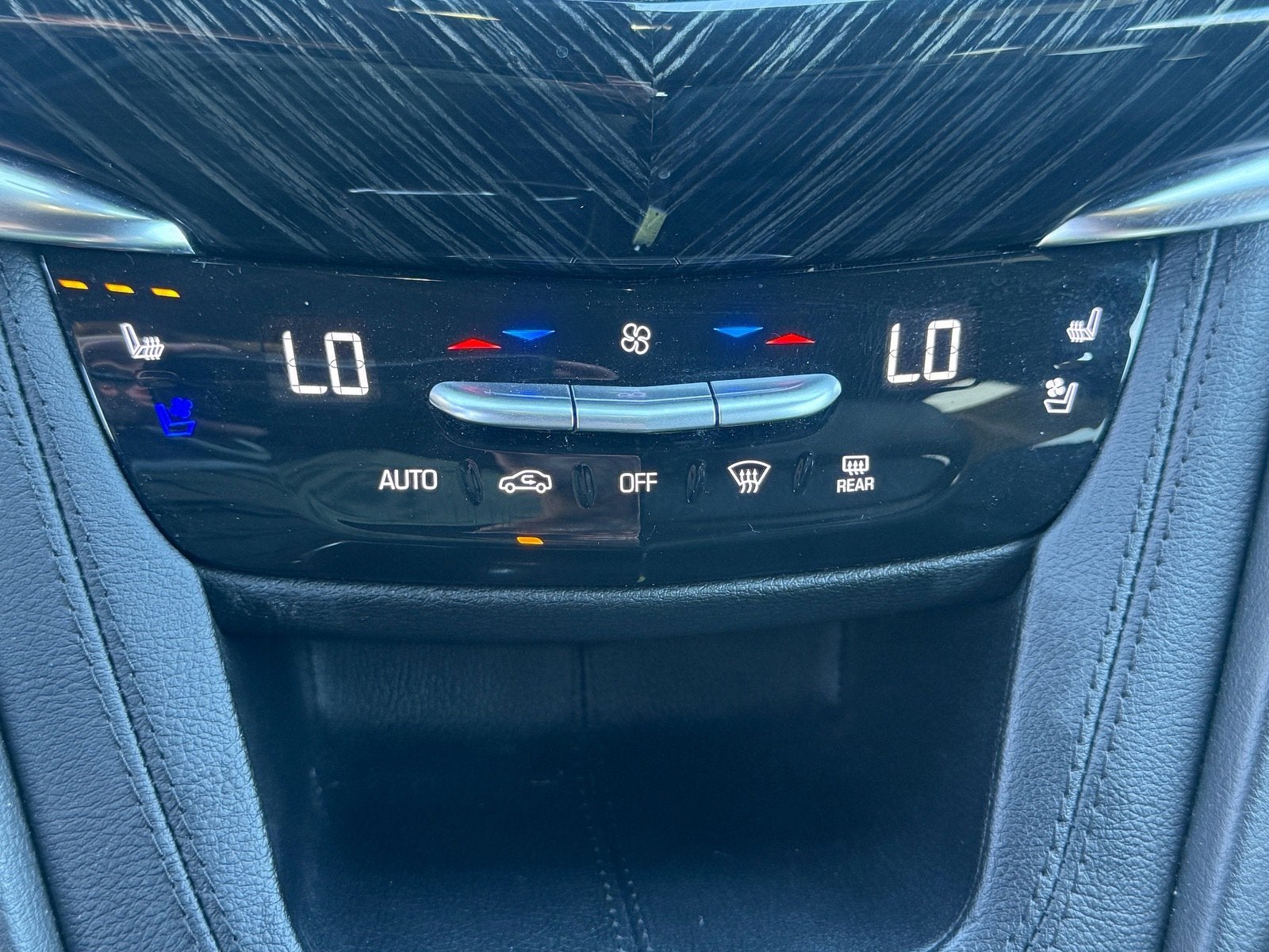 2025 Cadillac XT6 FWD Premium Luxury