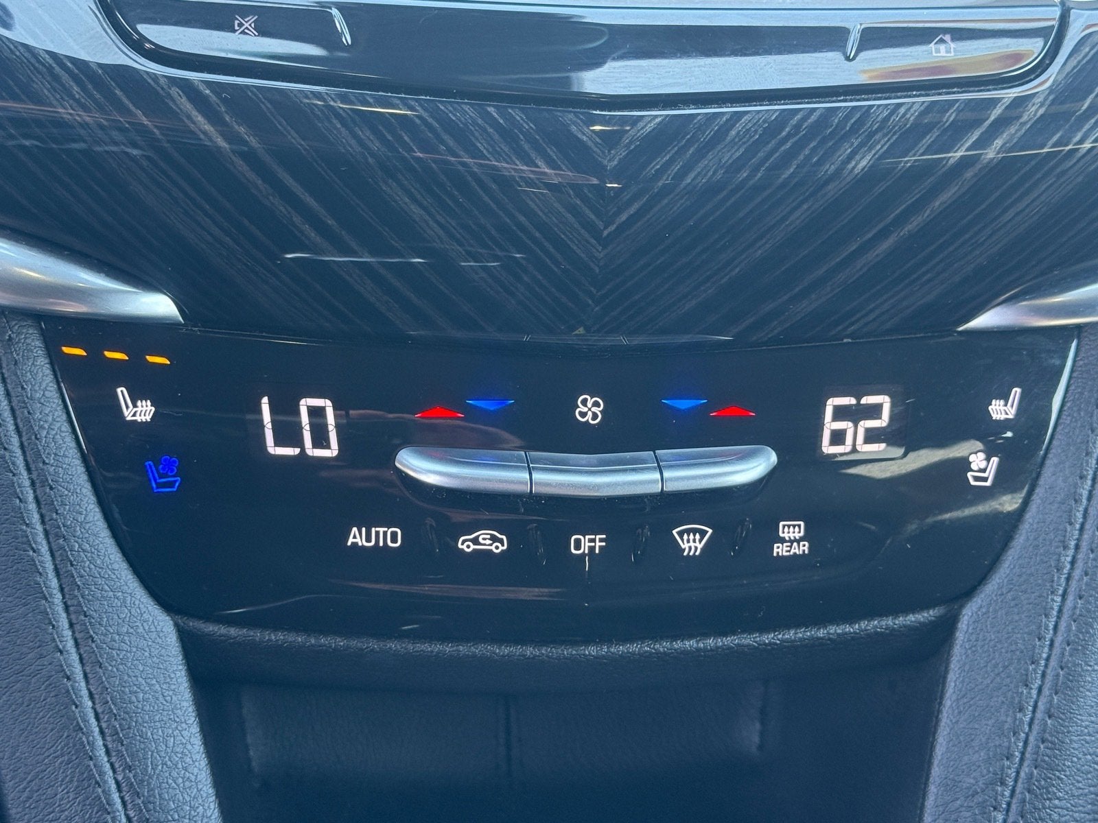 2025 Cadillac XT6 FWD Premium Luxury