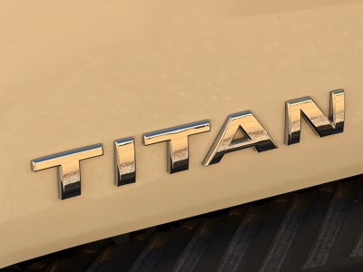 2014 Nissan Titan SV