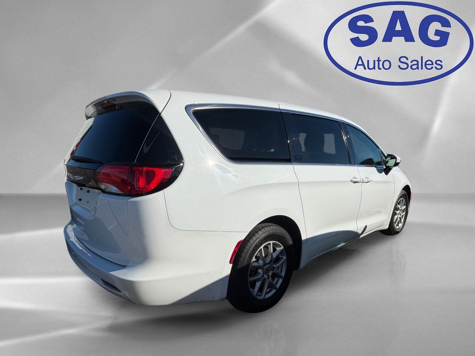 2022 Chrysler Voyager LX