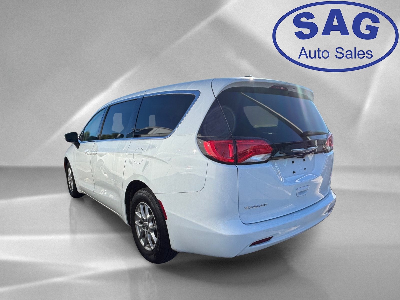 2022 Chrysler Voyager LX