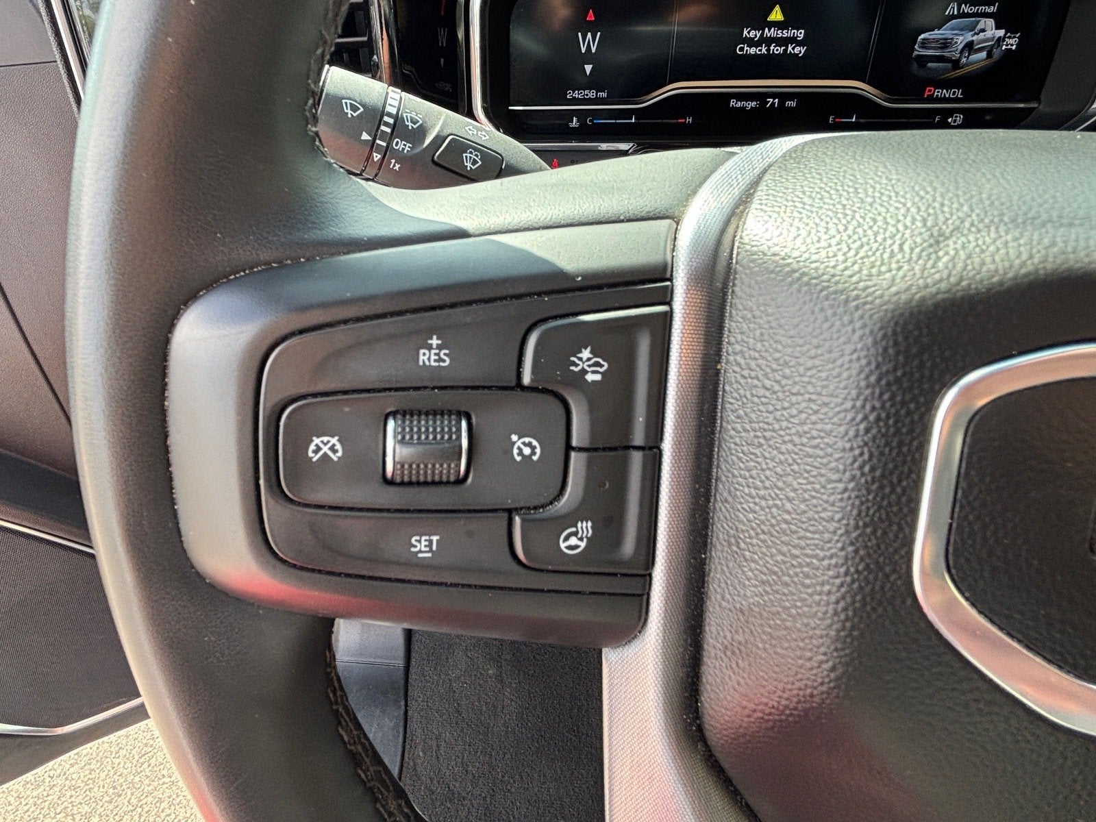 2025 GMC Sierra 1500 SLE