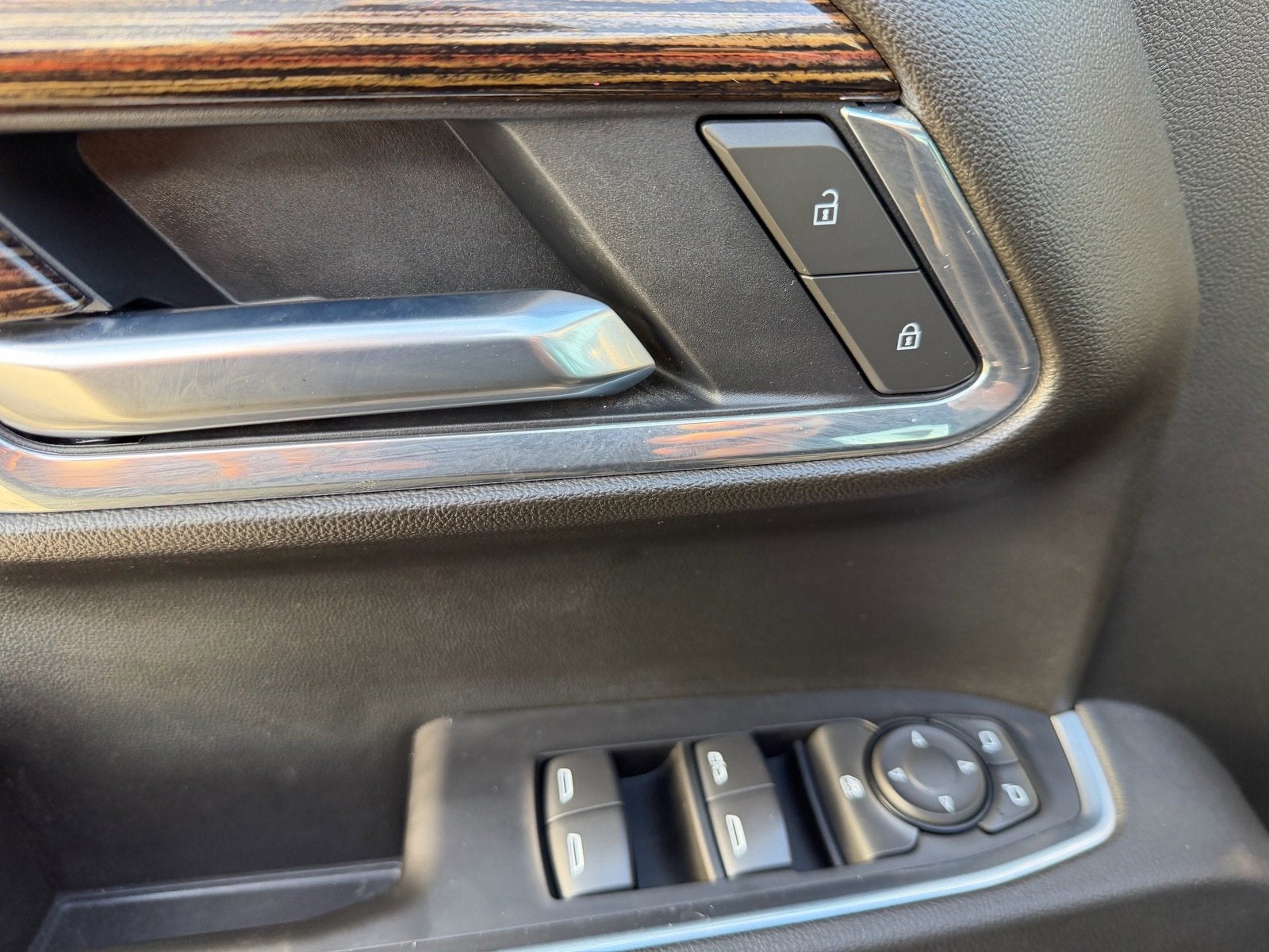 2025 GMC Sierra 1500 SLE