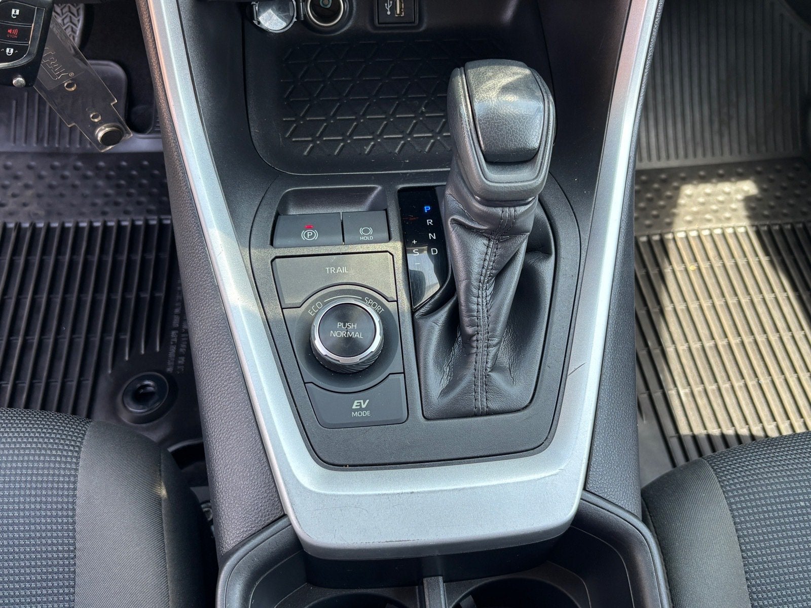 2023 Toyota RAV4 Hybrid LE