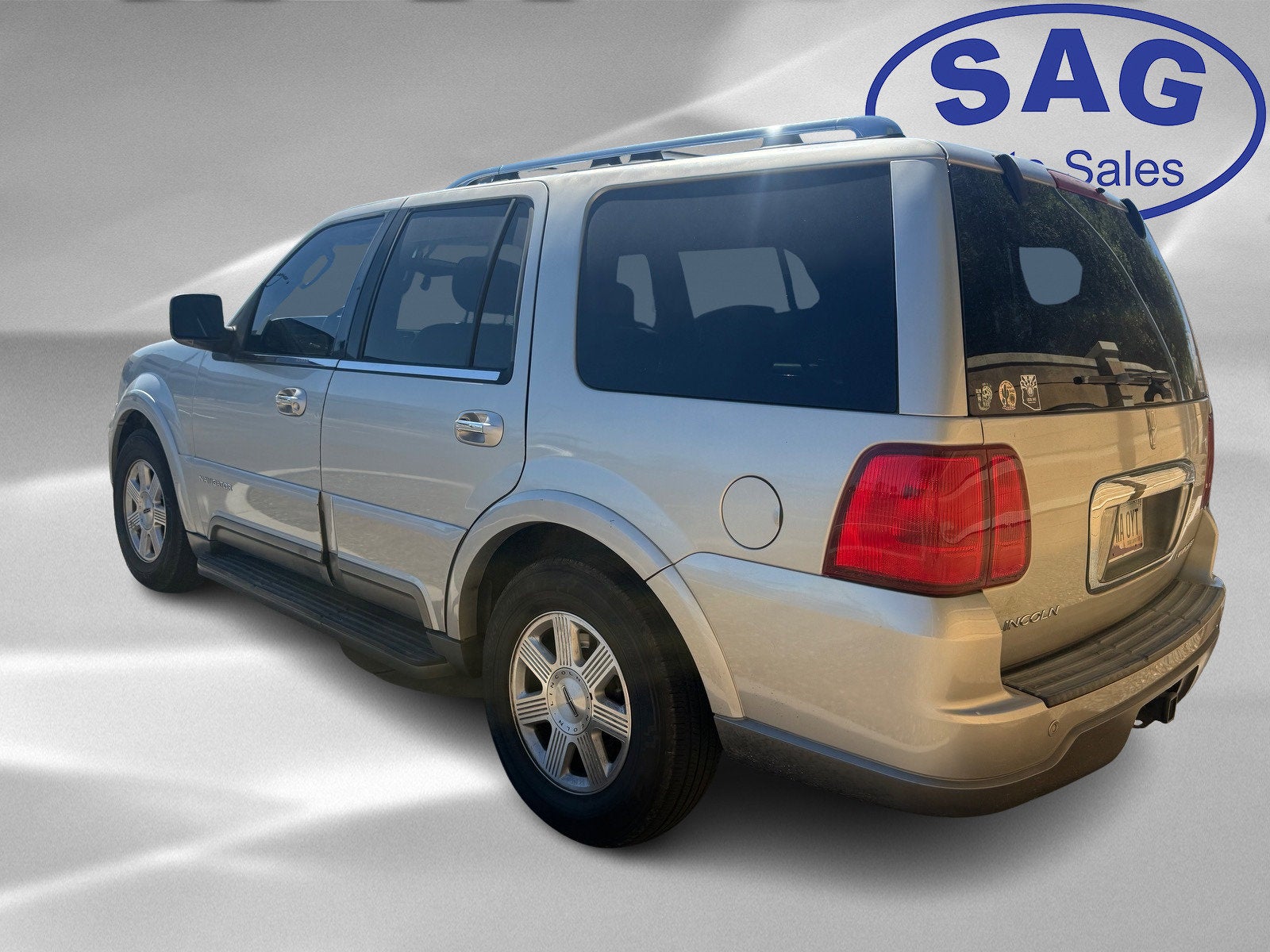 2004 Lincoln Navigator Base