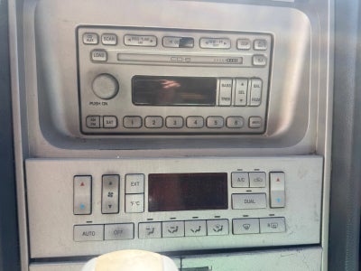 2004 Lincoln Navigator Base