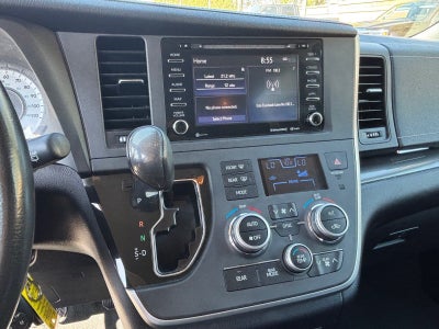 2020 Toyota Sienna SE