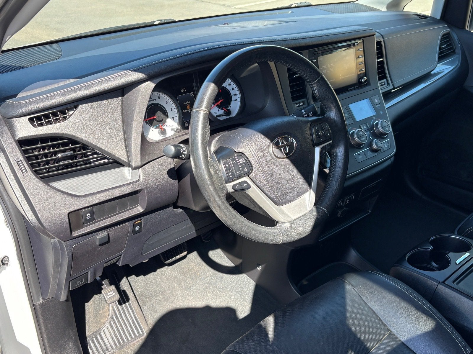 2020 Toyota Sienna SE