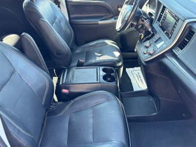 2020 Toyota Sienna SE