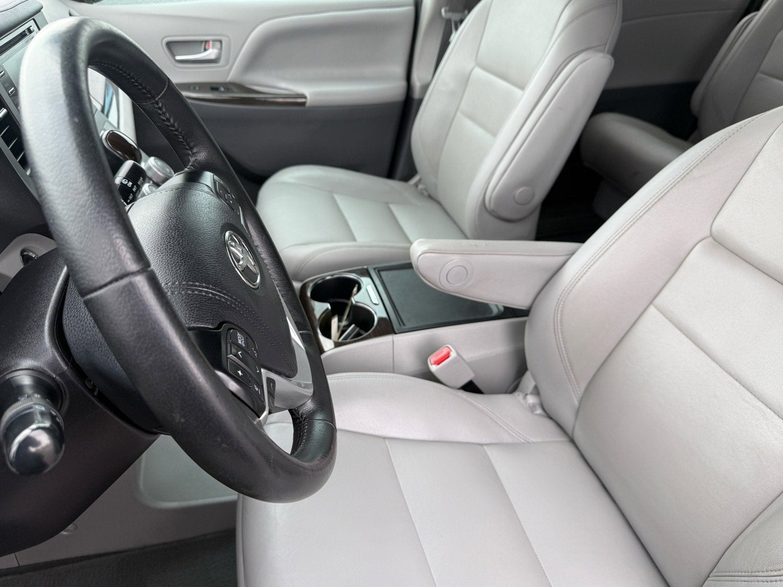 2020 Toyota Sienna Base