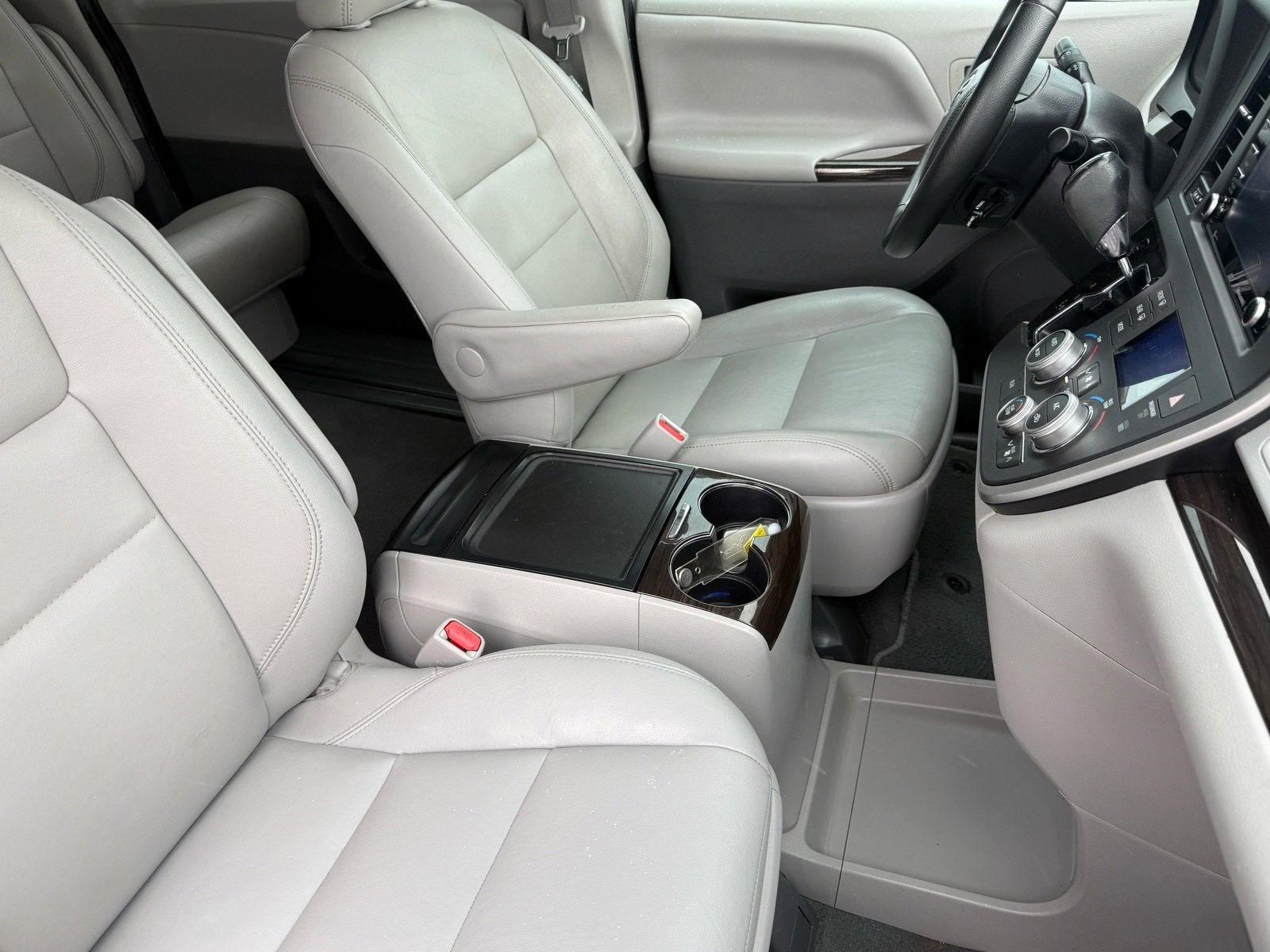 2020 Toyota Sienna Base