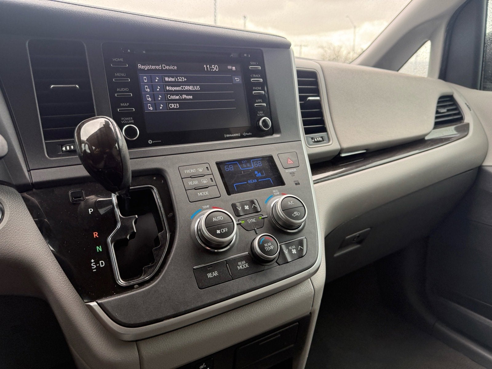 2020 Toyota Sienna Base