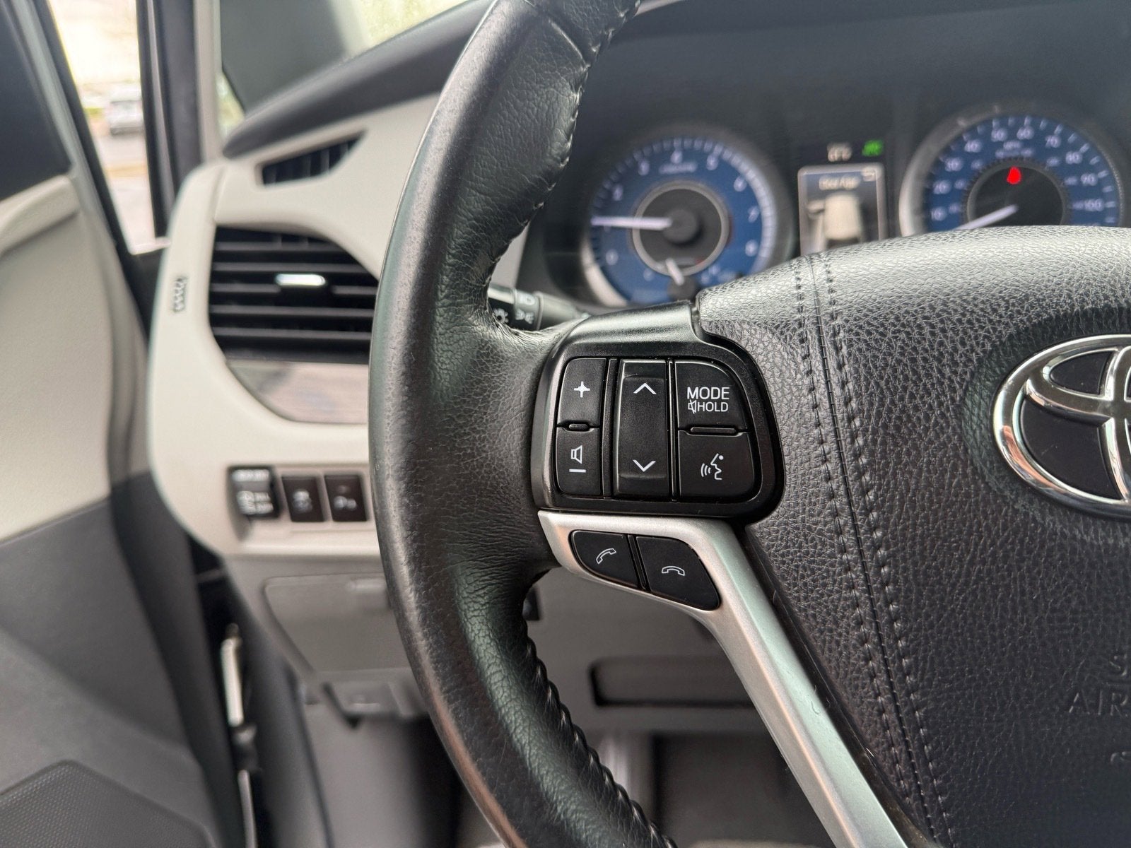 2020 Toyota Sienna Base