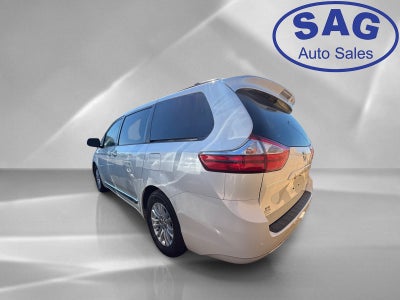 2017 Toyota Sienna XLE