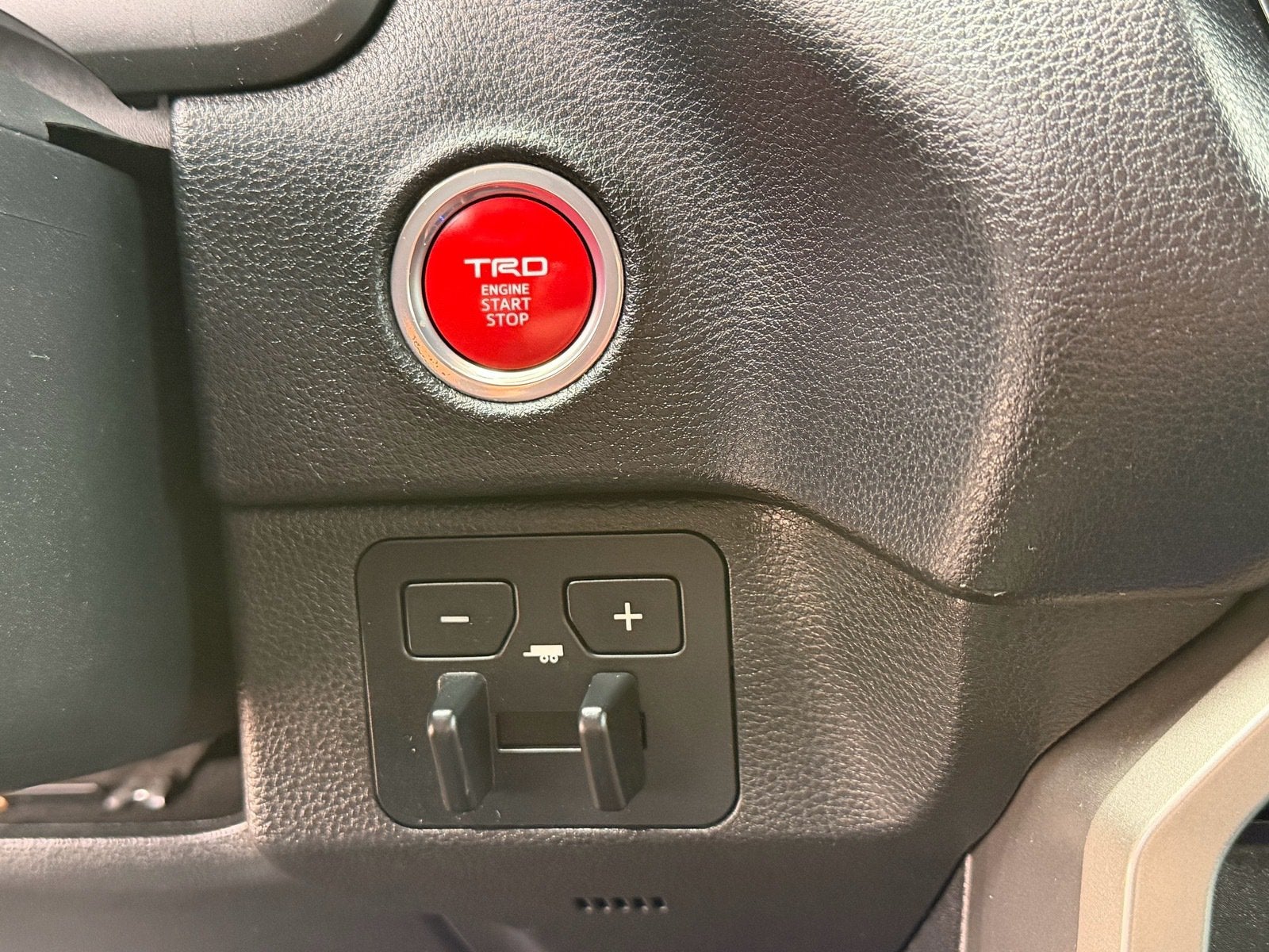 2023 Toyota Tundra 4WD SR5