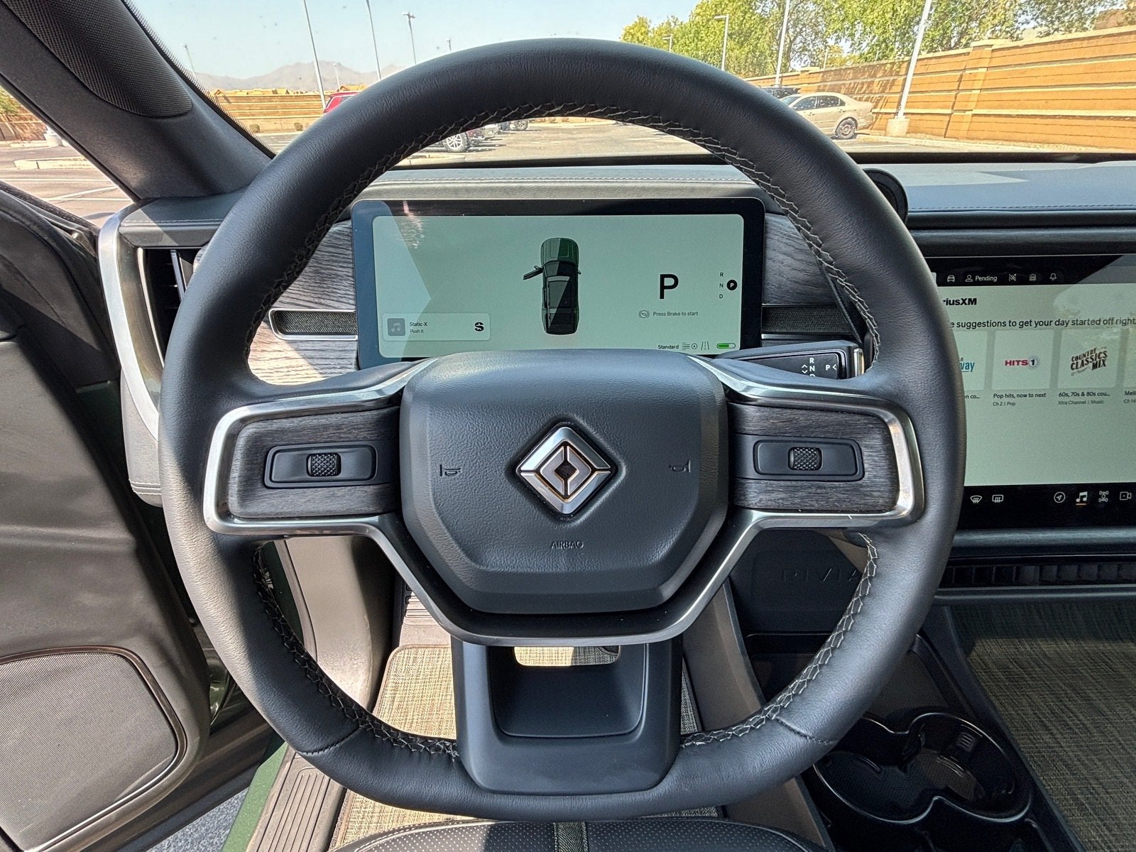 2026 Rivian R1S Base