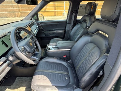 2026 Rivian R1S Base