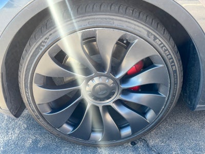 2023 Tesla Model Y Performance