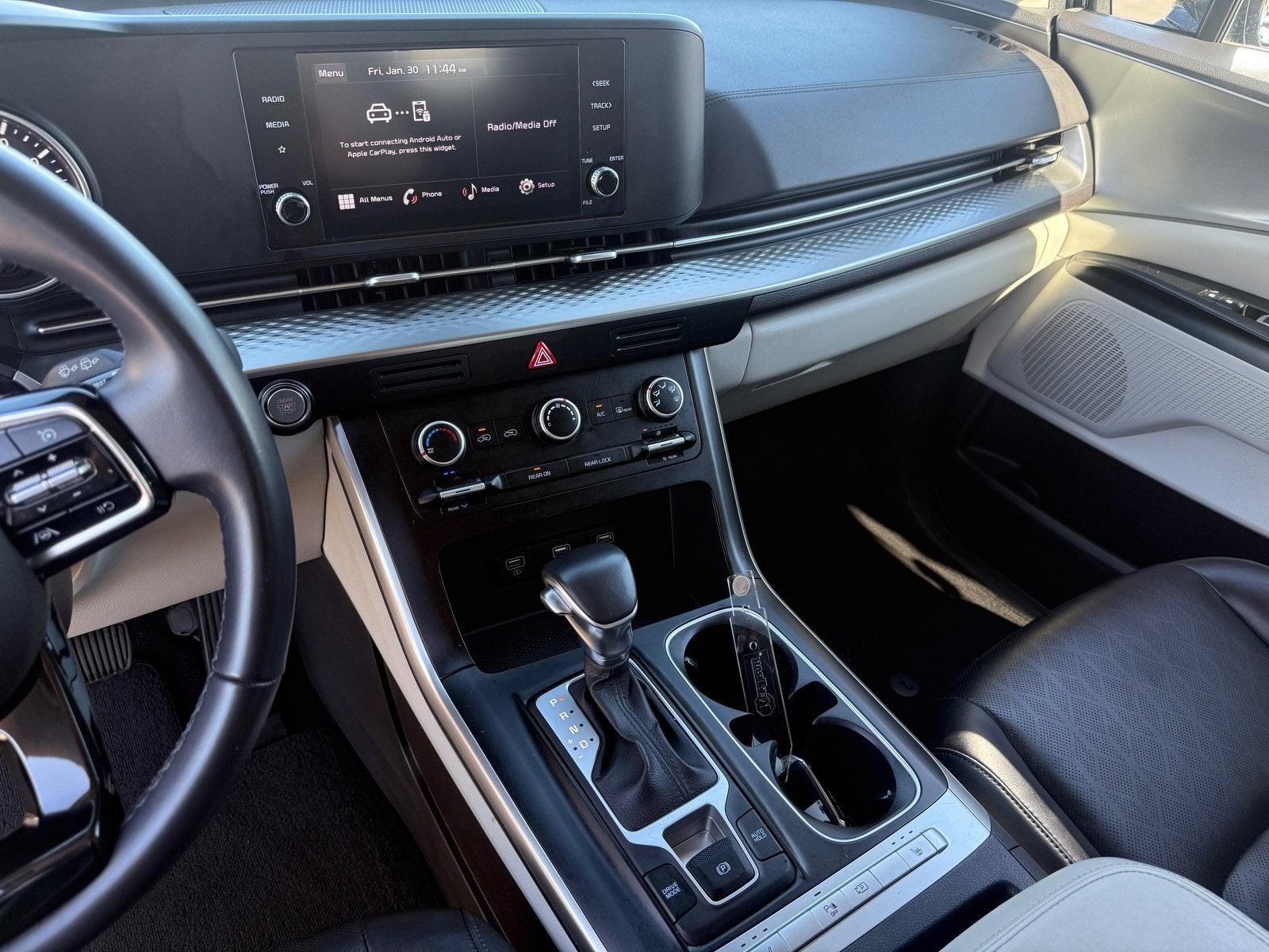 2024 Kia Carnival LX