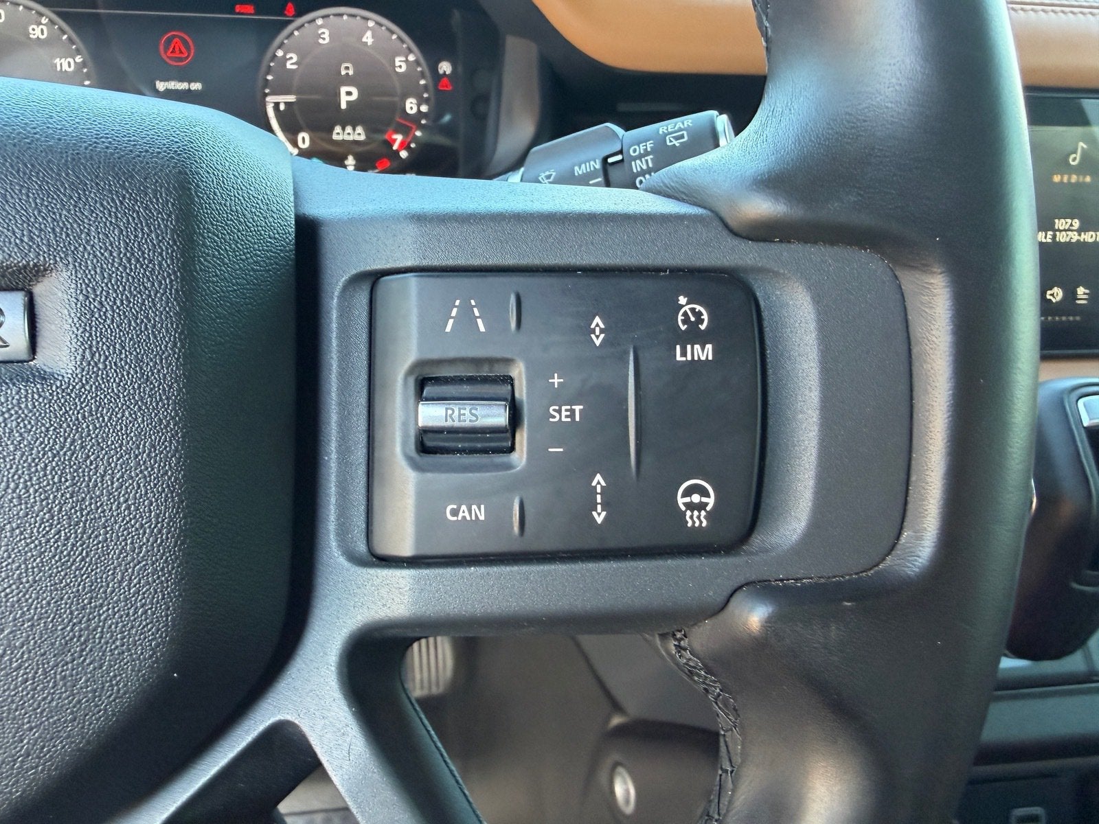2024 Land Rover Defender X-Dynamic SE