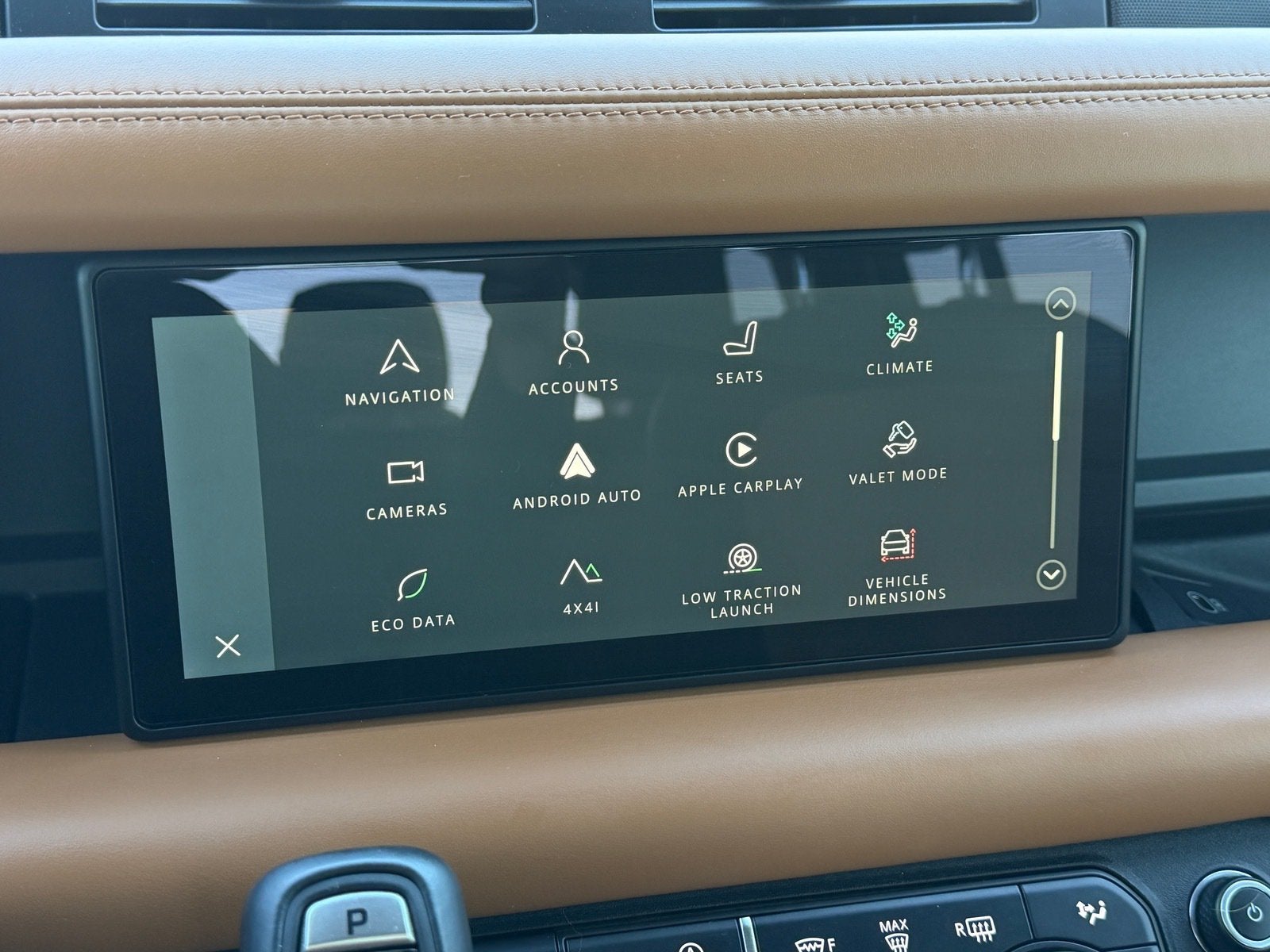 2024 Land Rover Defender X-Dynamic SE