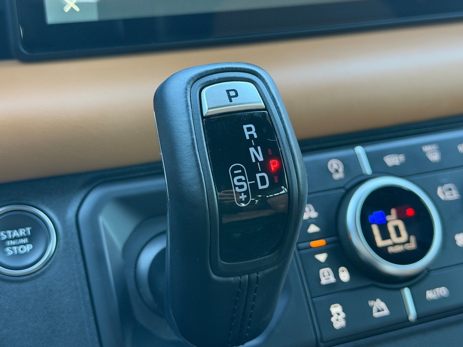 2024 Land Rover Defender X-Dynamic SE
