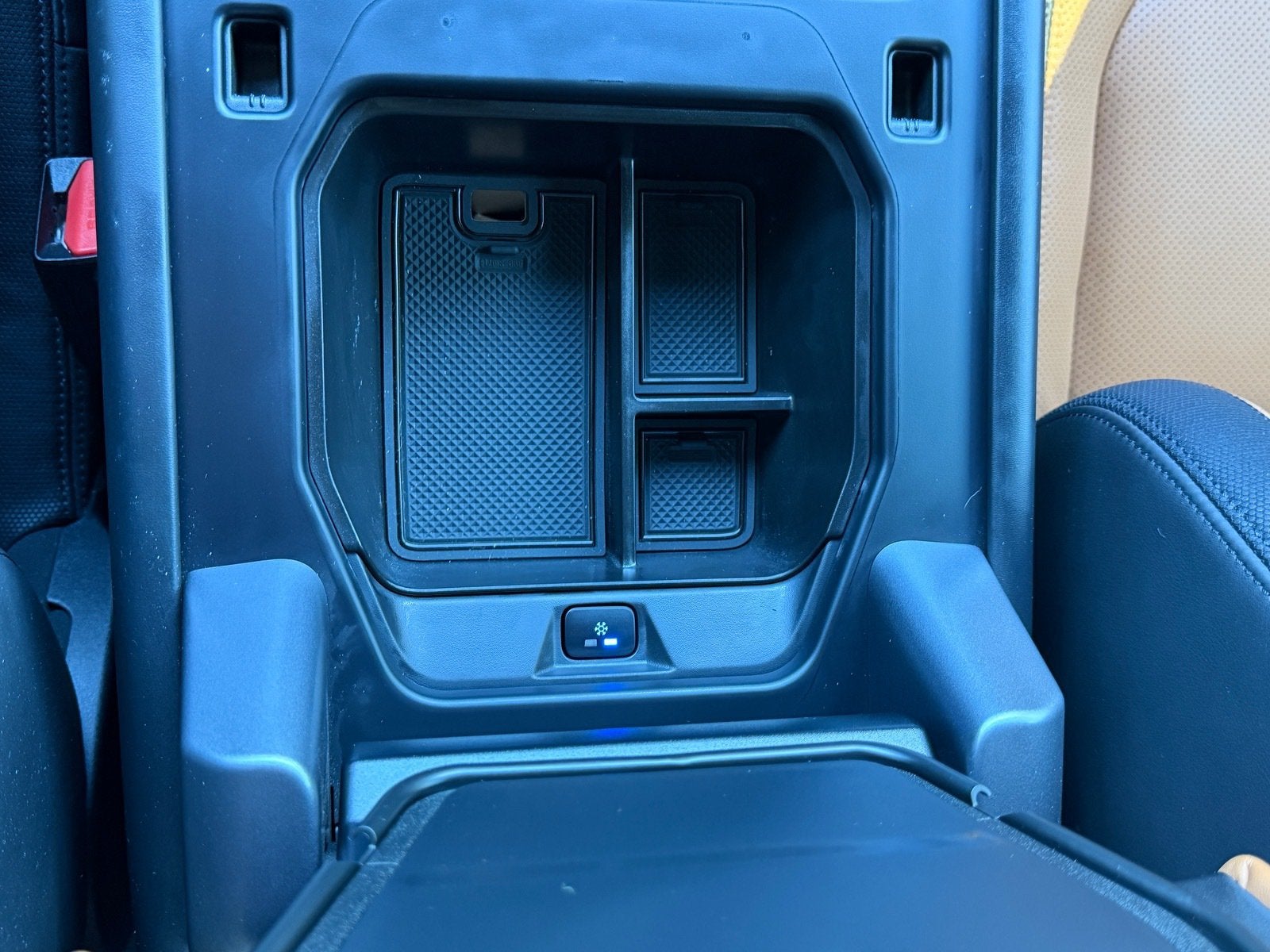 2024 Land Rover Defender X-Dynamic SE