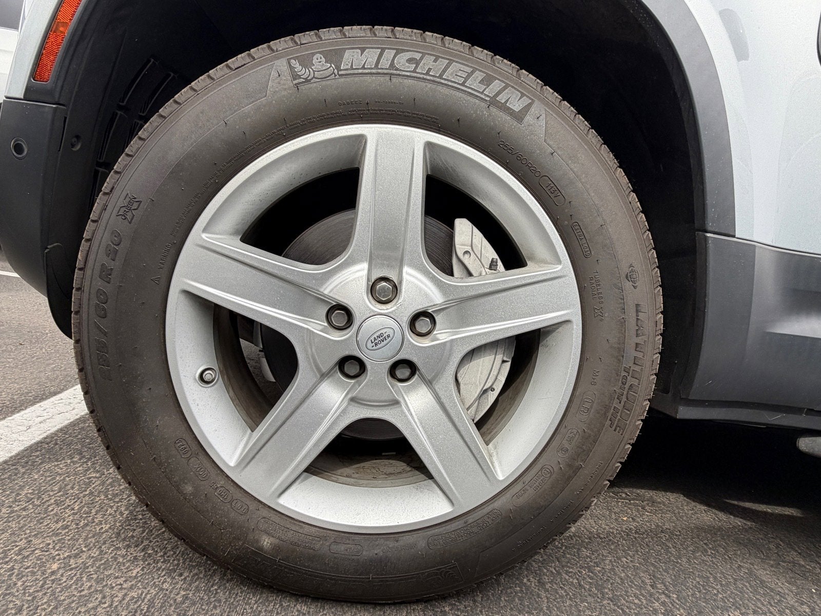 2020 Land Rover Defender SE