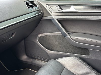 2017 Volkswagen Golf R DCC & Navigation 4Motion
