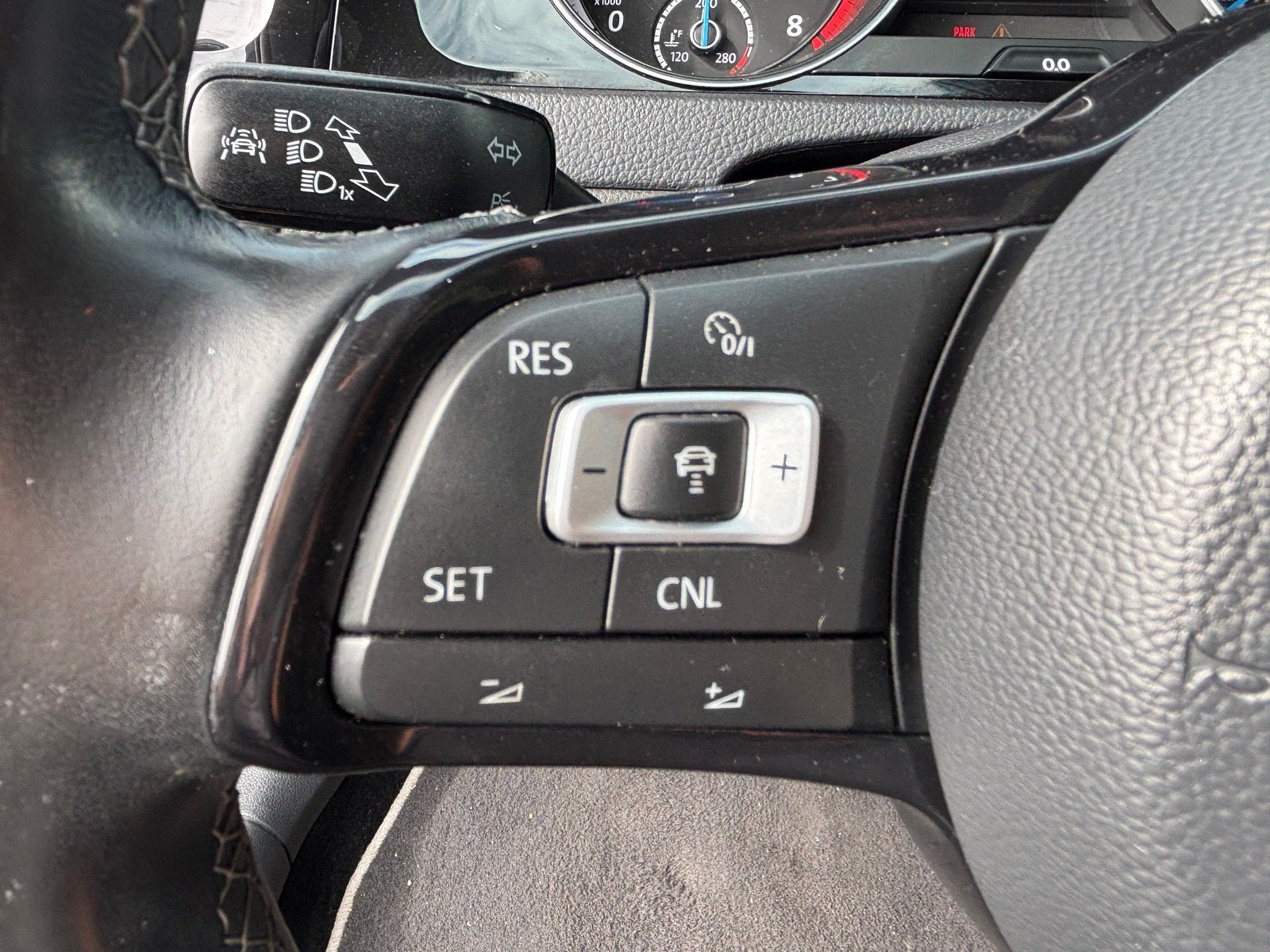 2017 Volkswagen Golf R DCC & Navigation 4Motion