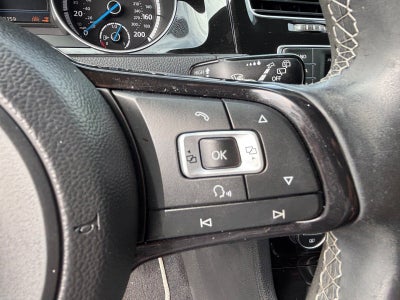 2017 Volkswagen Golf R DCC & Navigation 4Motion