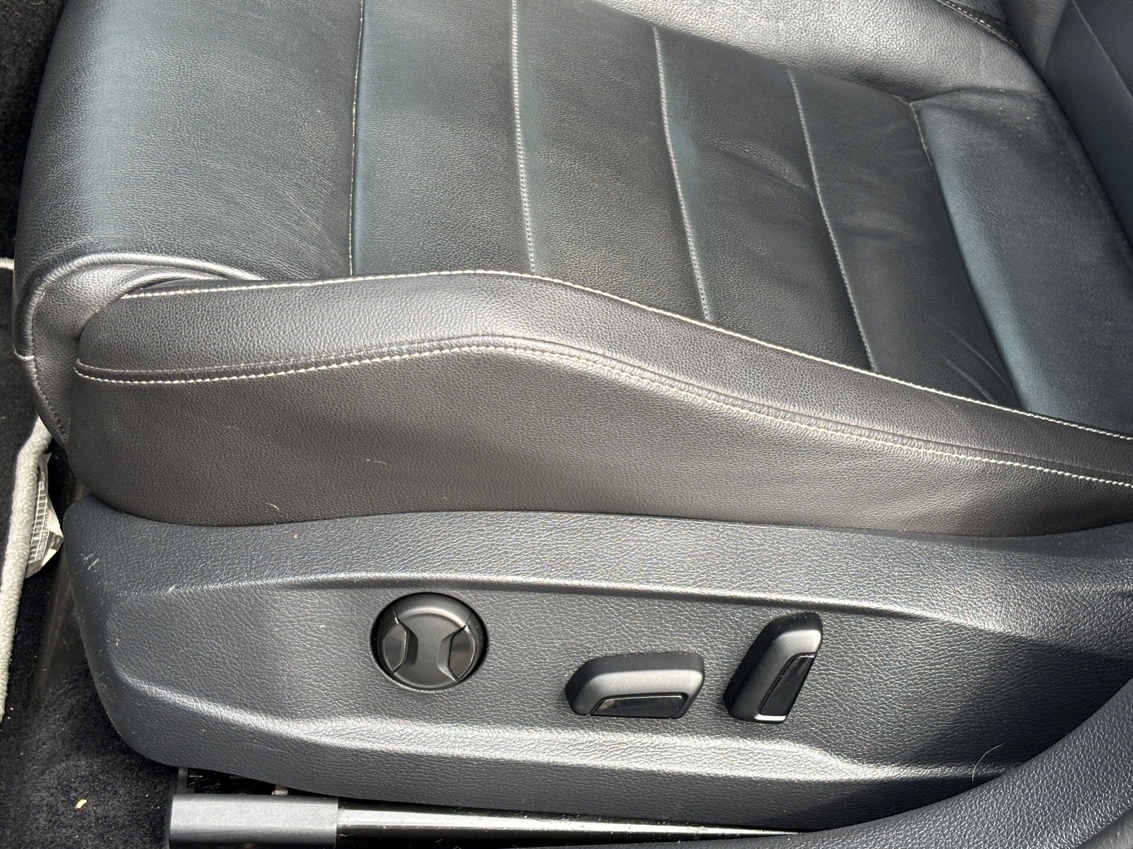 2017 Volkswagen Golf R DCC & Navigation 4Motion