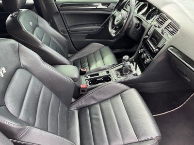 2017 Volkswagen Golf R DCC & Navigation 4Motion